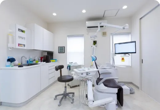 明るく広々とした診察室